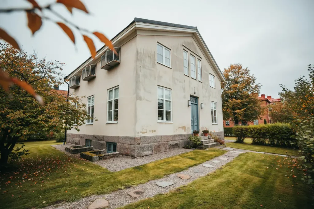skydda huset i marieberg med r tt avfuktning p vind och i k llare